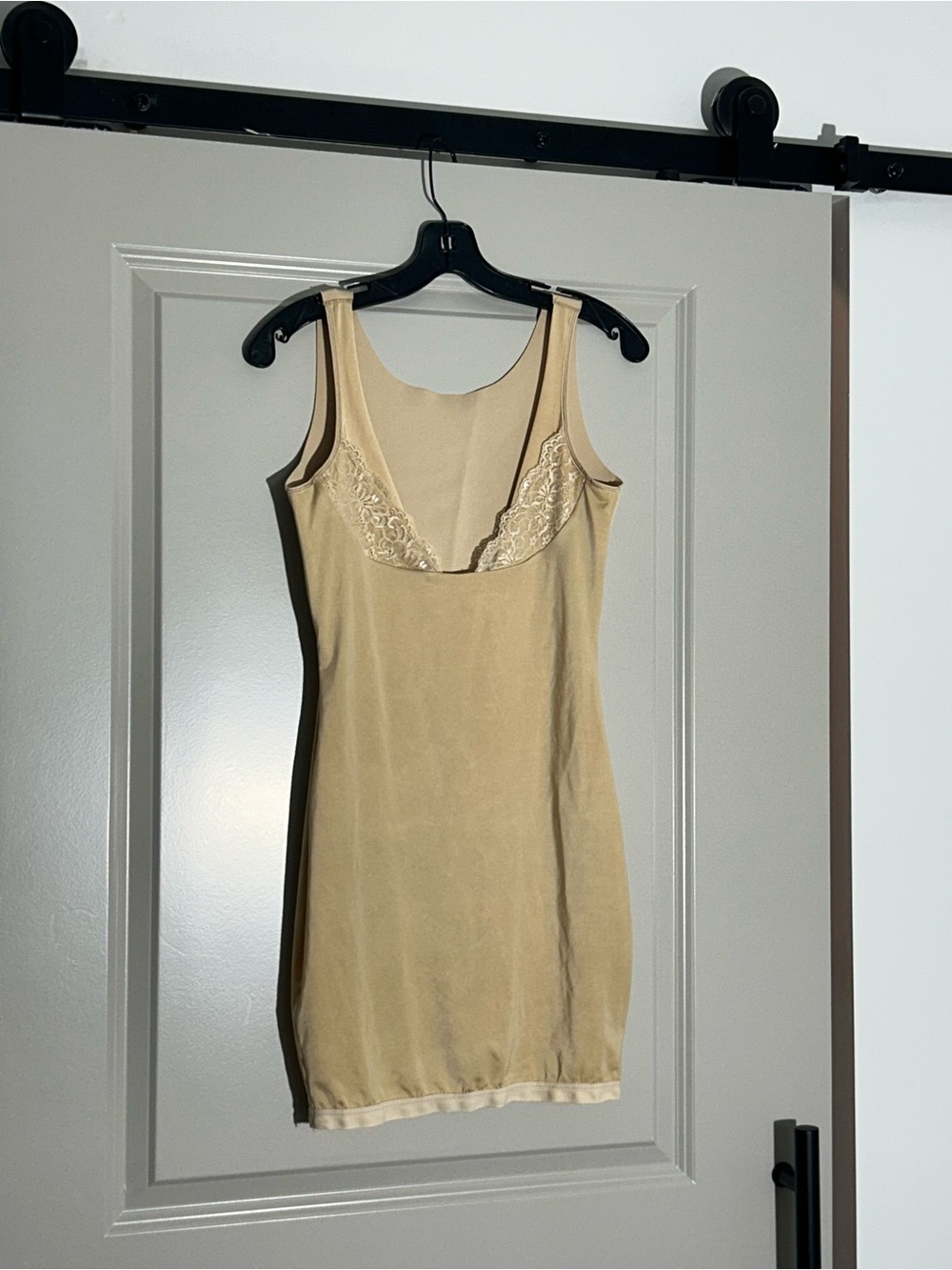 Maidenform Beige and Black Lined Slip